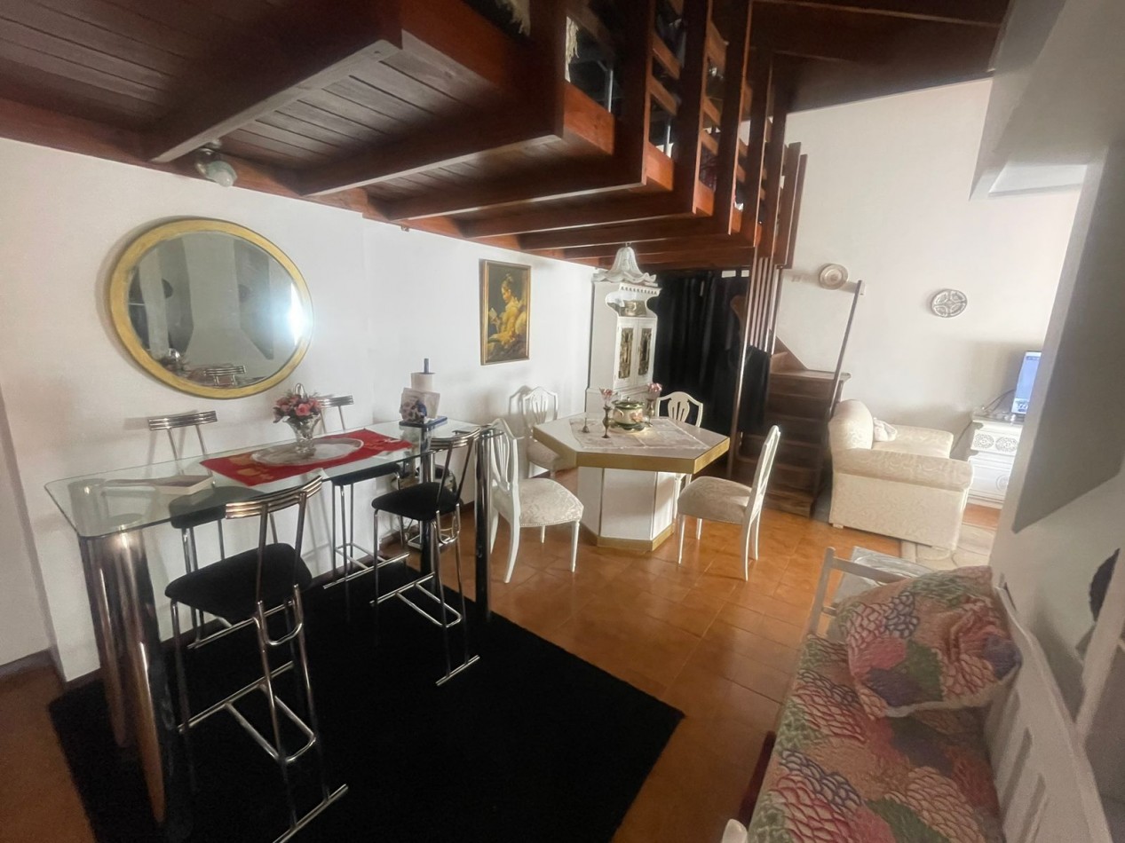 Departamento de 1 ambiente amplio con terraza al frente y cochera en La Perla