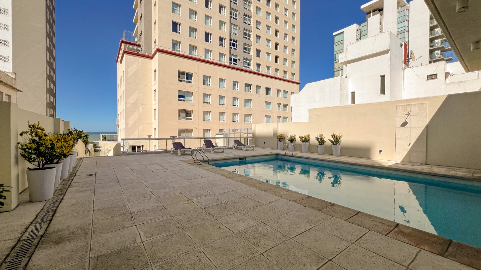 Departamento 4 amb con cochera - Playa Grande - Tourbillon