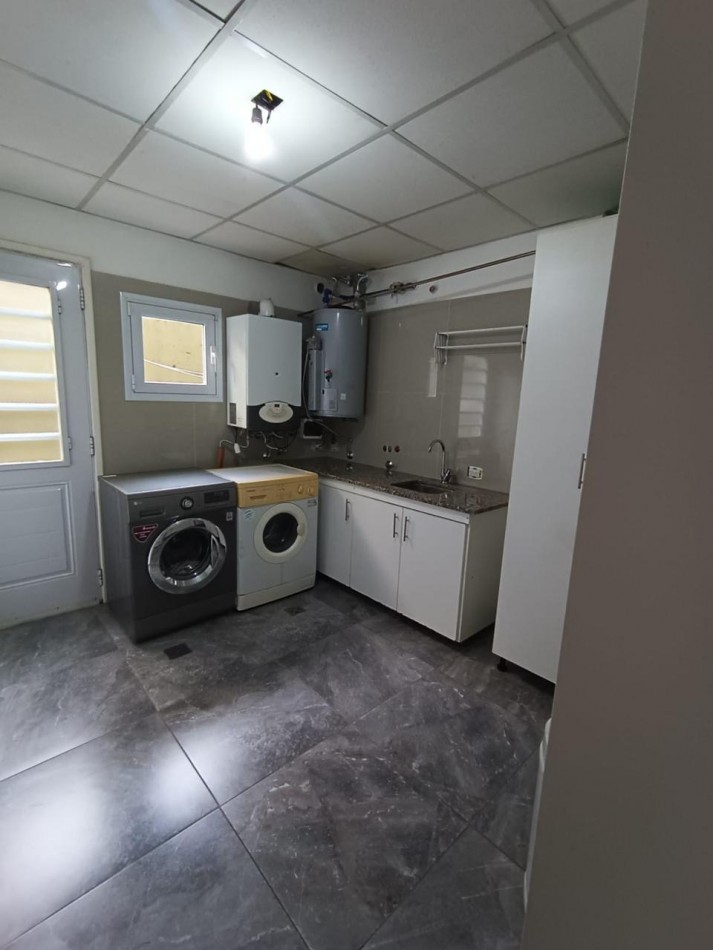 Casa 5 ambientes estilo moderno Zona Mundialista - Mar del Plata -