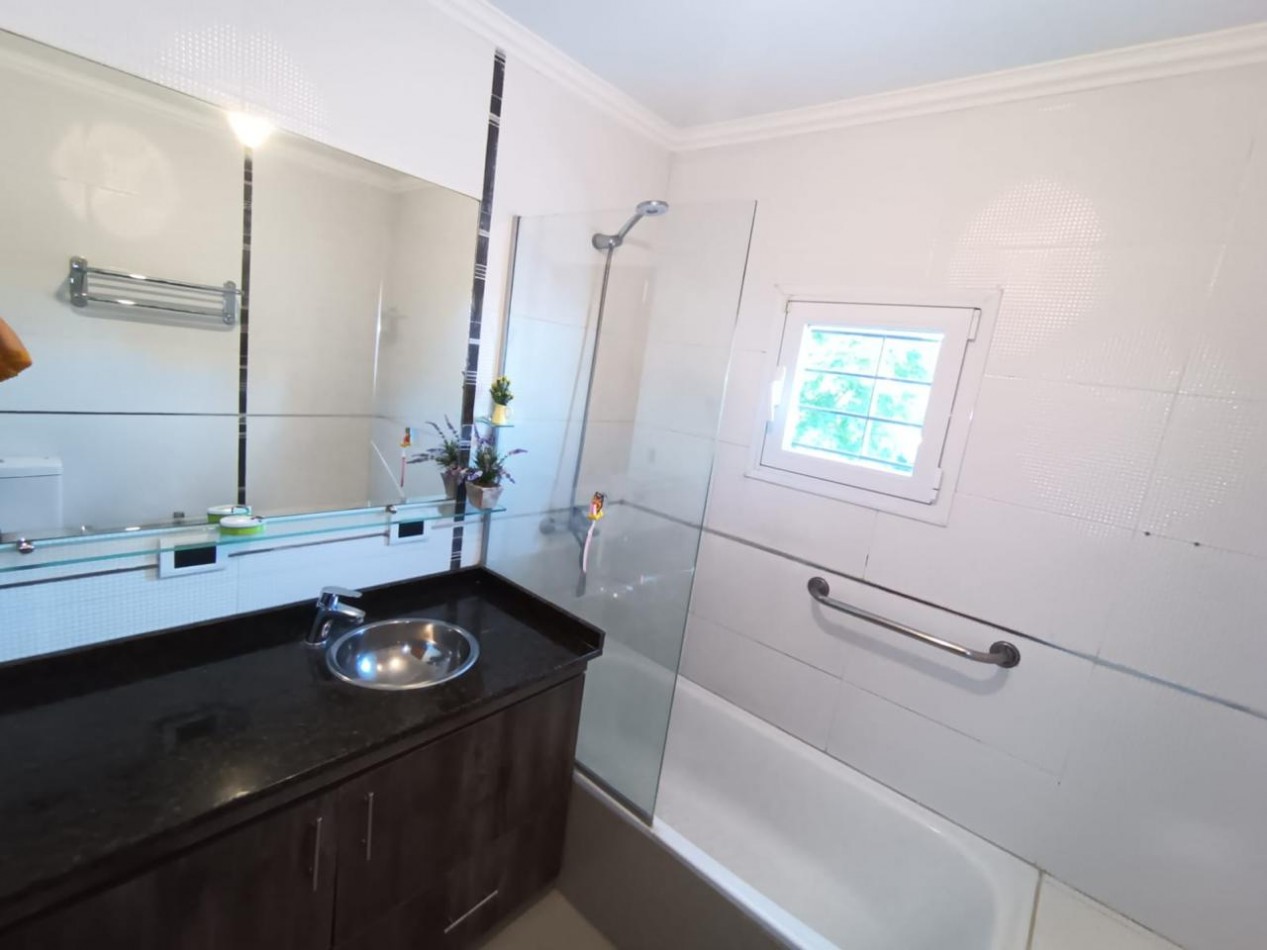 Casa 5 ambientes estilo moderno Zona Mundialista - Mar del Plata -