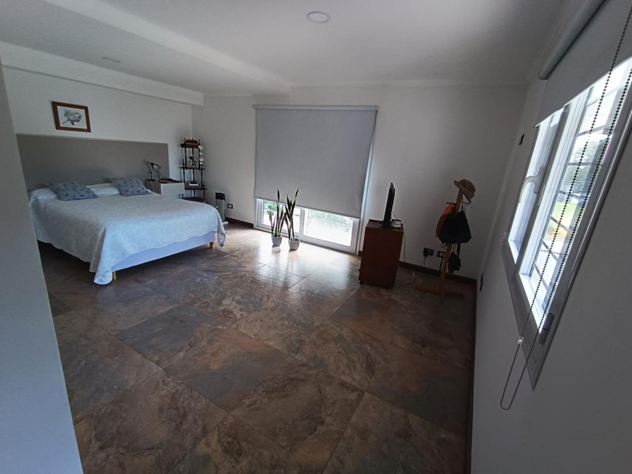 Casa 5 ambientes estilo moderno Zona Mundialista - Mar del Plata -