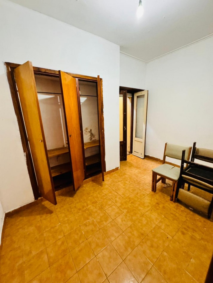 Casa 4 ambientes + Dpto - B° Villa Lourdes