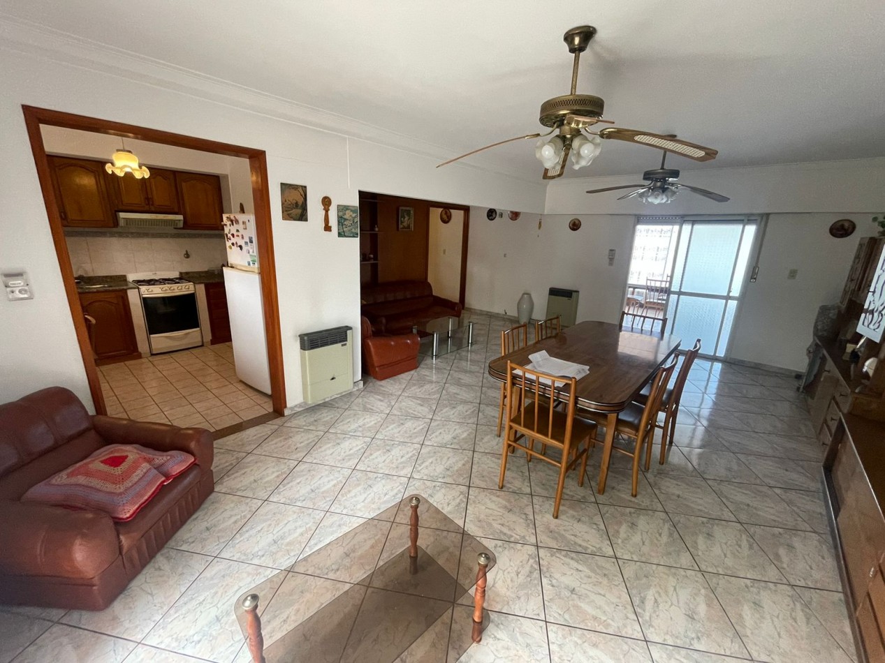 Casa con local - Juan B. Justo y Entre Rios