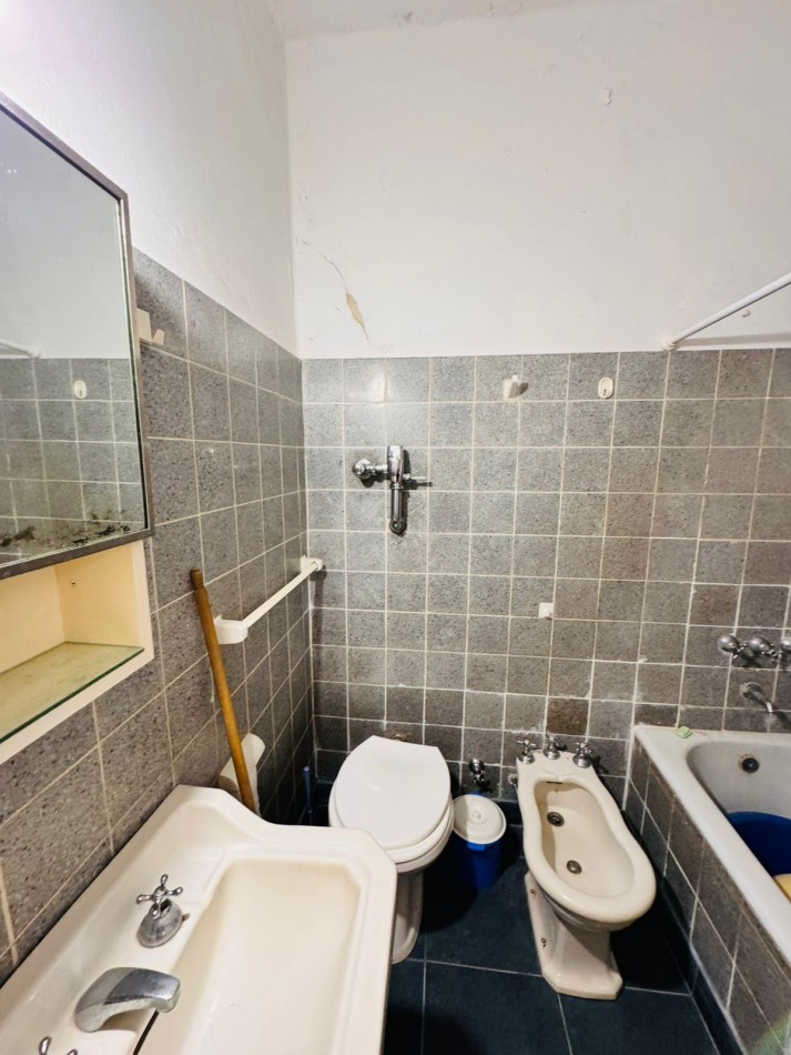 Departamento 4 ambientes al frente - Varese