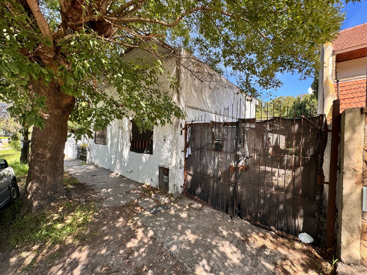 LOTE CON CONSTRUCCION PARA DEPOSITO/GALPON - LAS AVENIDAS