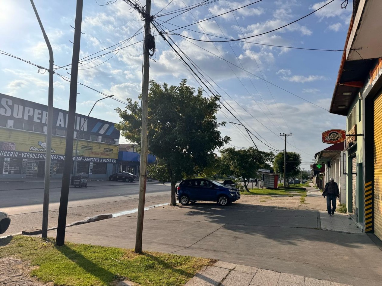 DPTO 3 AMB X ESCALERA- AL FRENTE - AV. FORTUNATO DE LA PLAZA Y JURAMENTO - APTO CREDITO