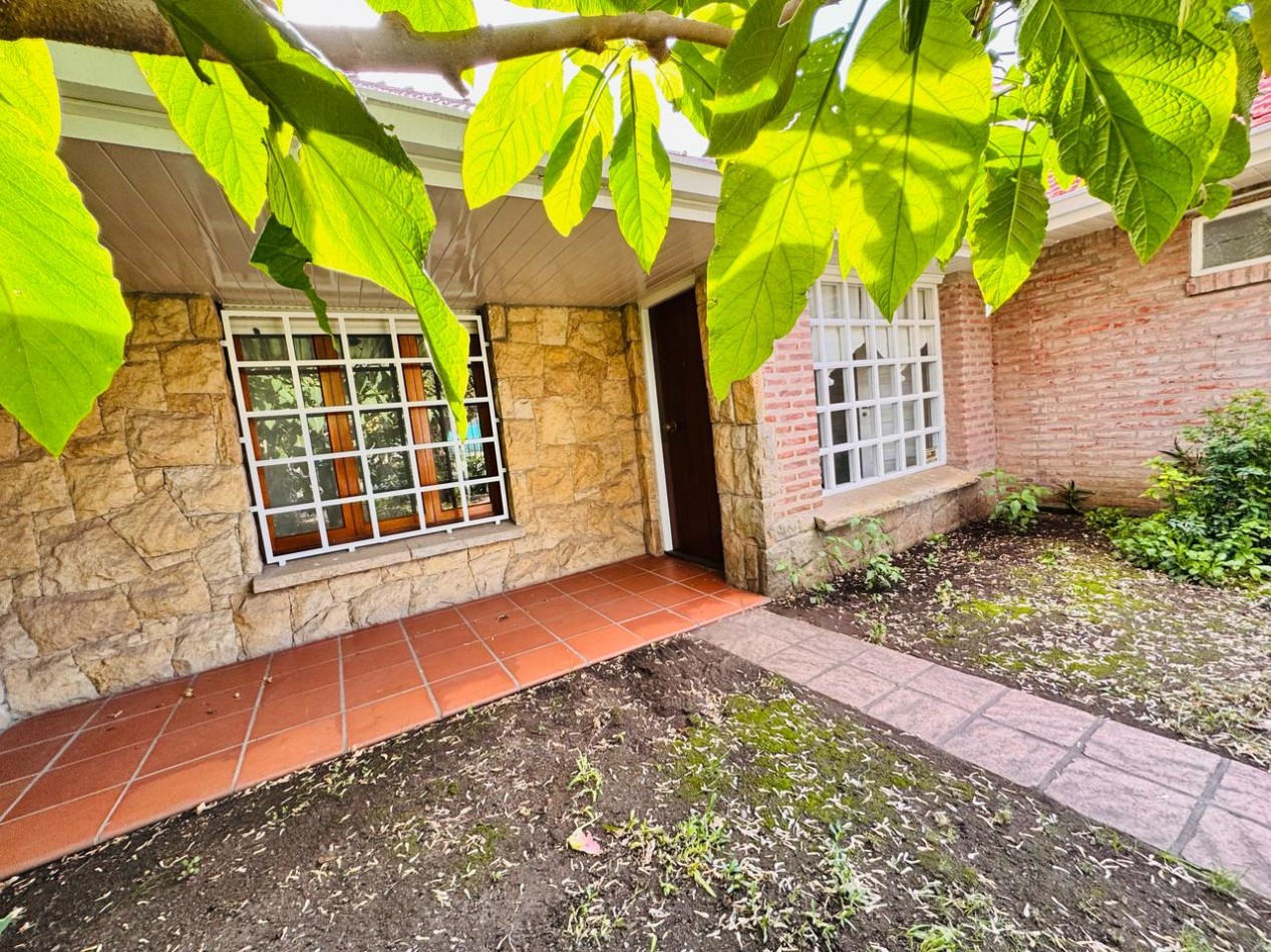 CHALET 5 AMBIENTES - ZONA MUNDIALISTA - APTO CREDITO