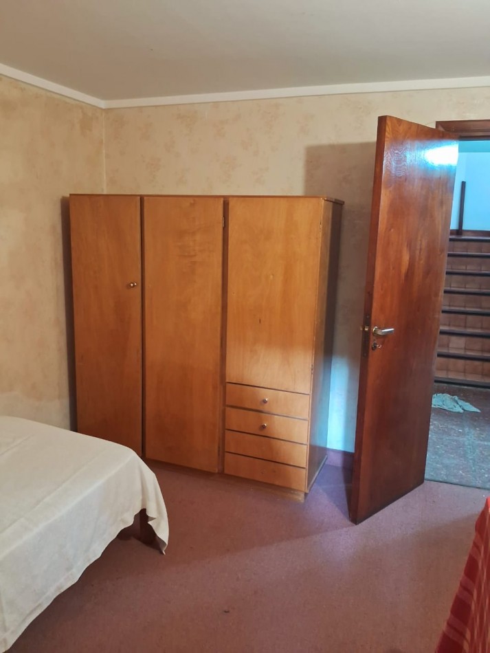 Importante chalet sobre 2 lotes - 10 ambientes - Divino Rostro