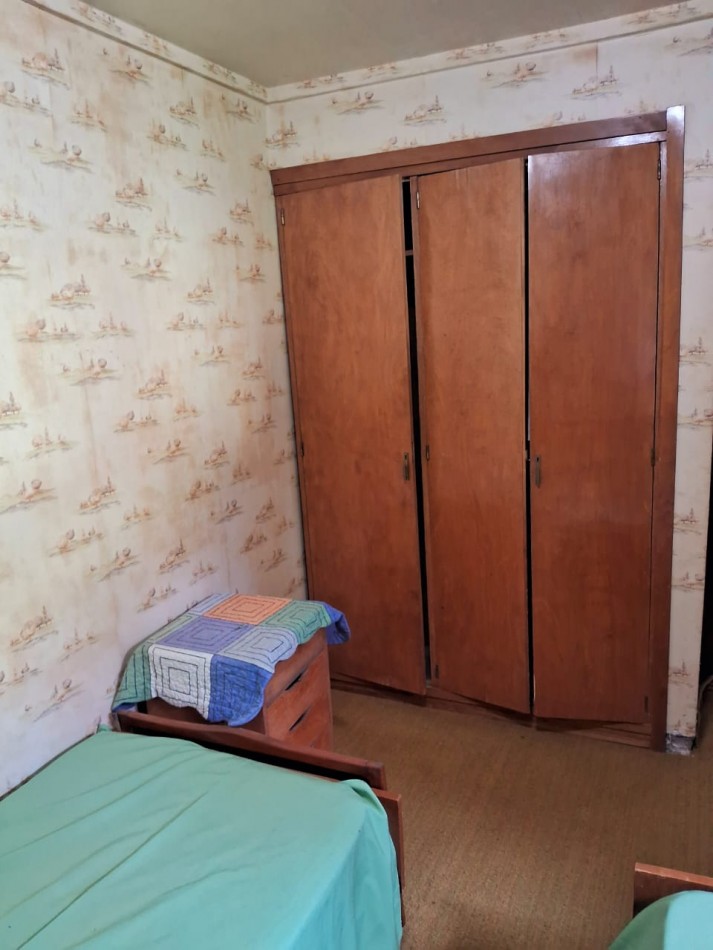 Importante chalet sobre 2 lotes - 10 ambientes - Divino Rostro
