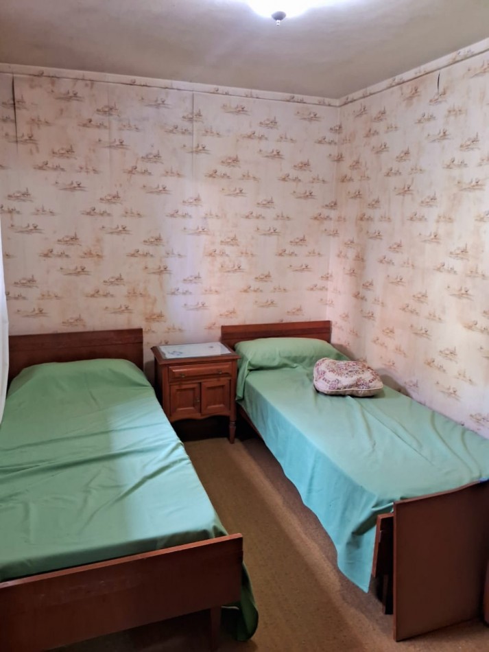 Importante chalet sobre 2 lotes - 10 ambientes - Divino Rostro