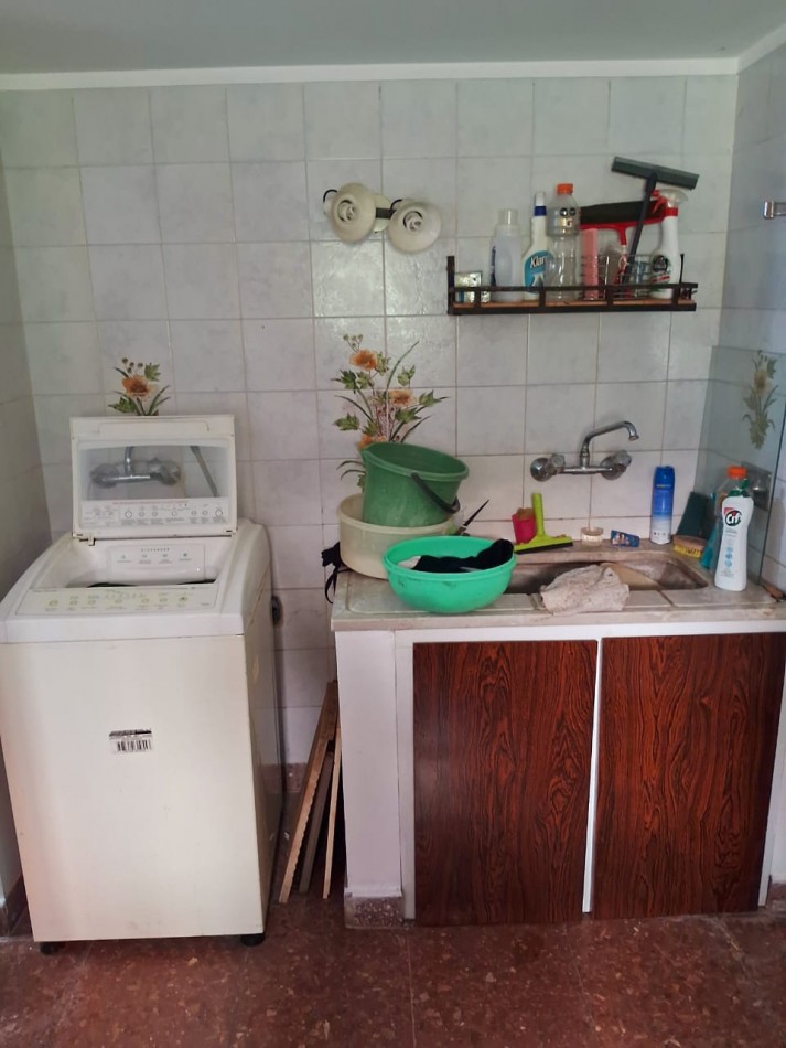 Importante chalet sobre 2 lotes - 10 ambientes - Divino Rostro