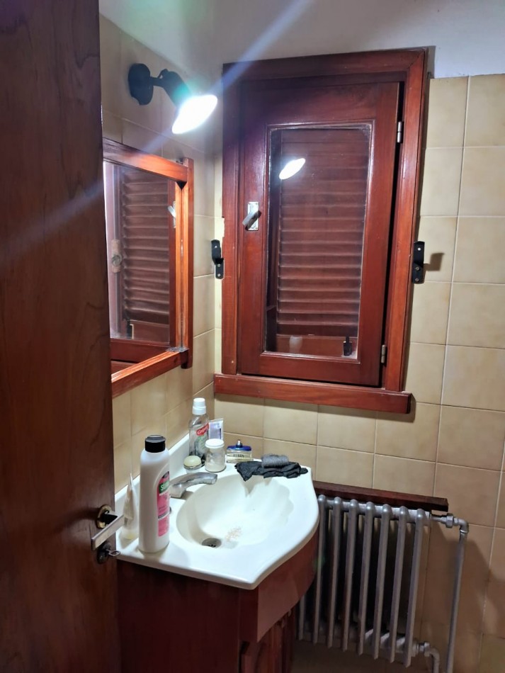 Importante chalet sobre 2 lotes - 10 ambientes - Divino Rostro