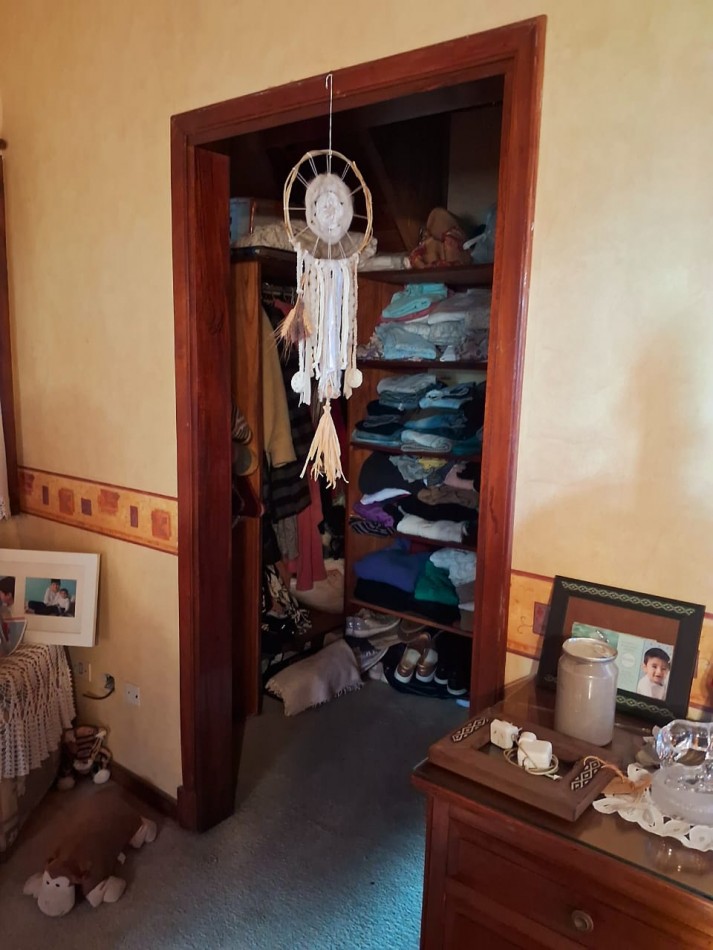 Importante chalet sobre 2 lotes - 10 ambientes - Divino Rostro