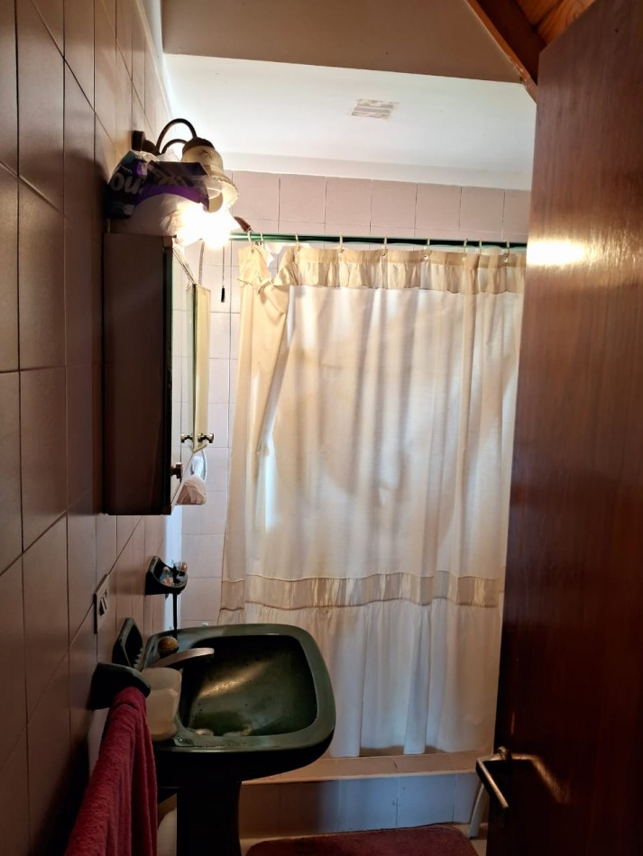 Importante chalet sobre 2 lotes - 10 ambientes - Divino Rostro