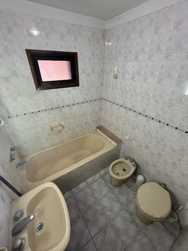 ALQUILER 24 MESES - PH 3 AMBIENTES CON GARAJE - LAS AVENIDAS -