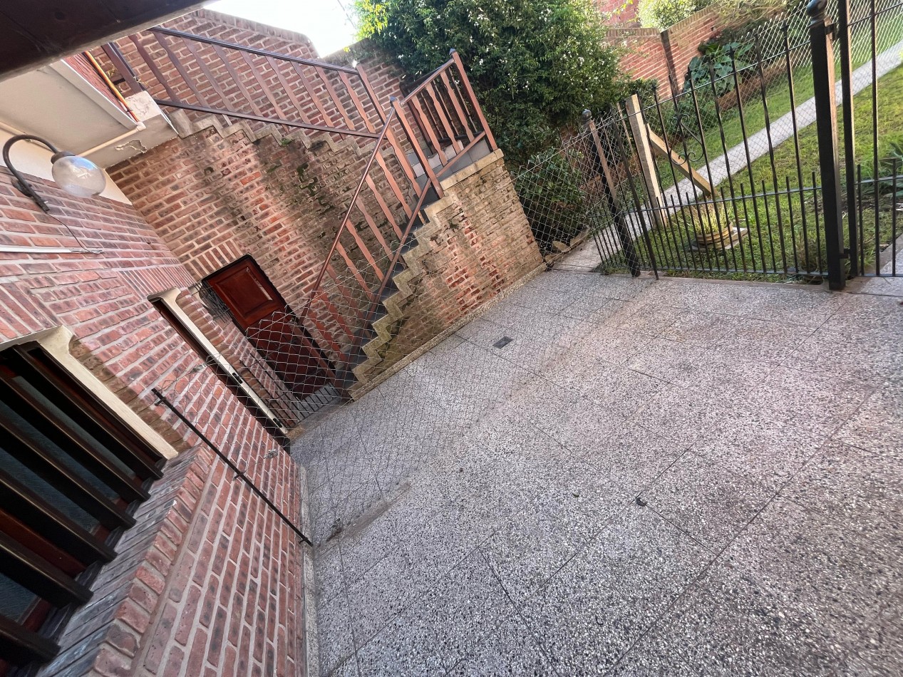 ALQUILER 24 MESES - PH 3 AMBIENTES CON GARAJE - LAS AVENIDAS -