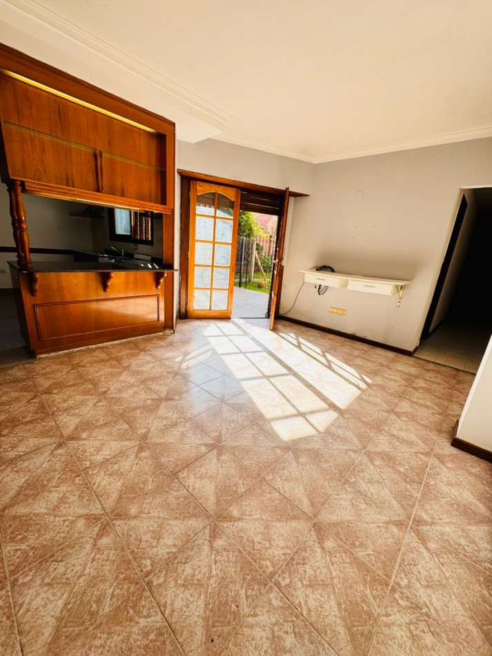 ALQUILER 24 MESES - PH 3 AMBIENTES CON GARAJE - LAS AVENIDAS -