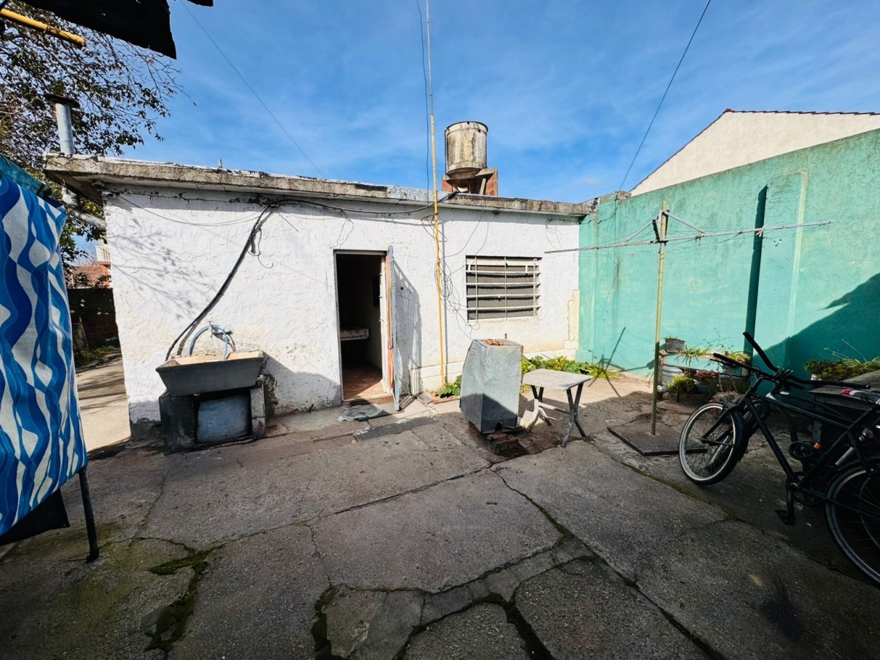 CASA 3 AMBIENTES CON PATIO Y COCHERA - ALQUILER 24 MESES