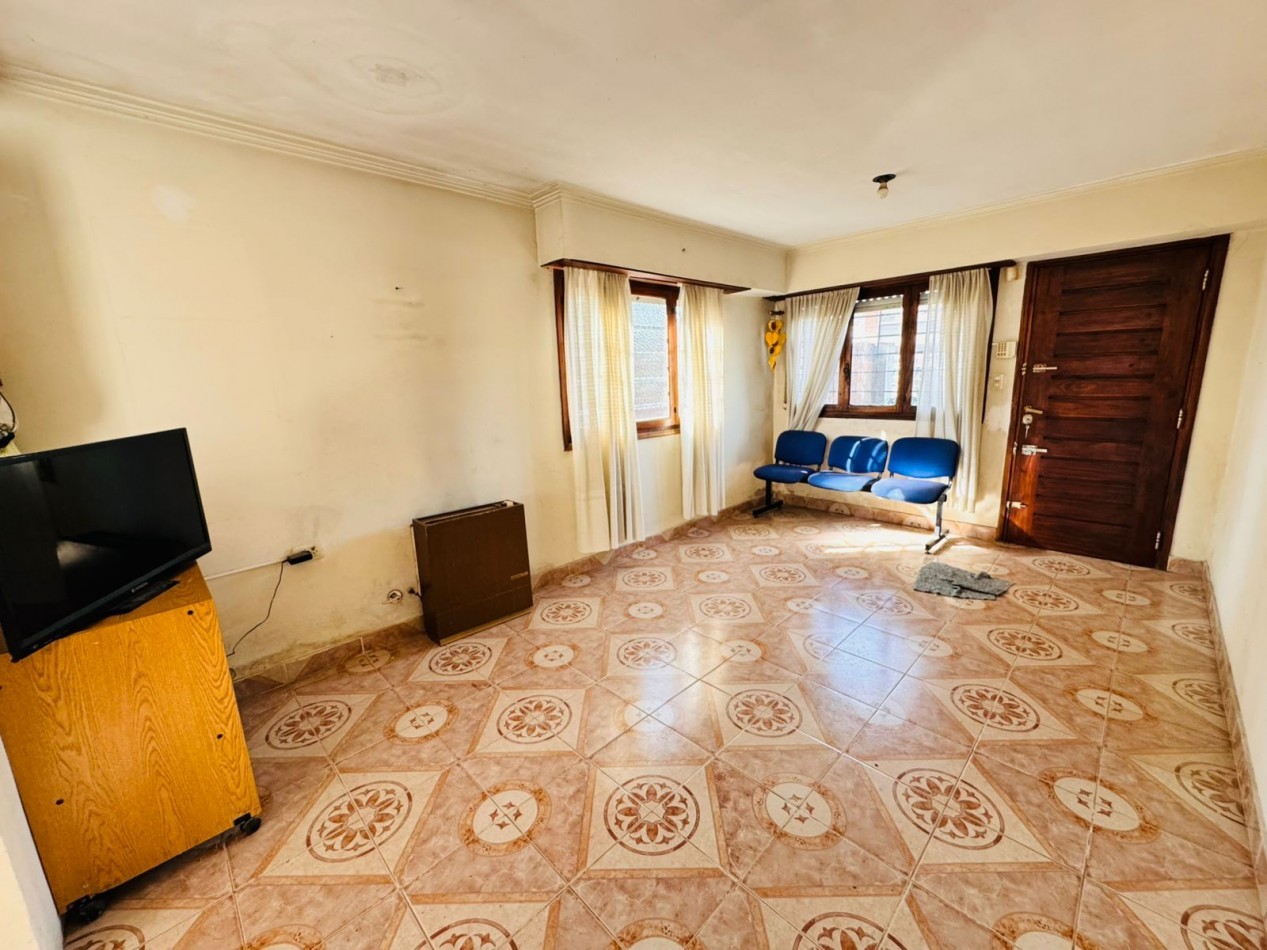 CASA 3 AMBIENTES CON PATIO Y COCHERA - ALQUILER 24 MESES