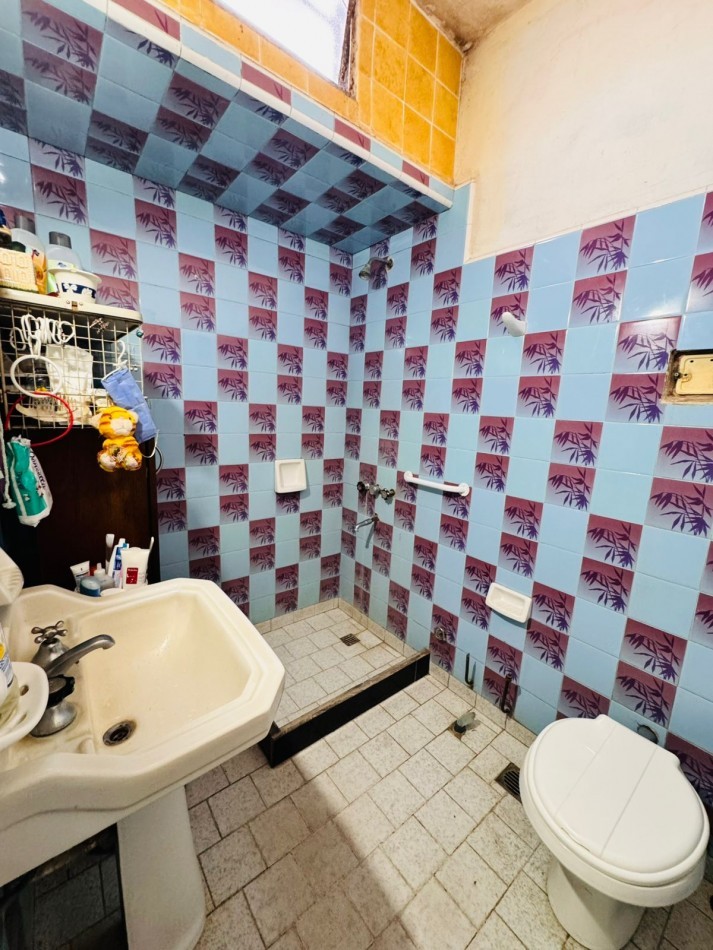 CASA 3 AMBIENTES CON PATIO Y COCHERA - ALQUILER 24 MESES