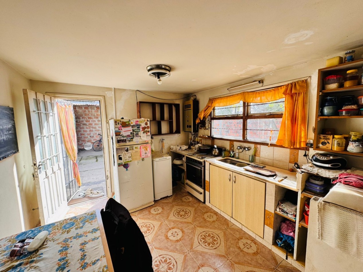 CASA 3 AMBIENTES CON PATIO Y COCHERA - ALQUILER 24 MESES