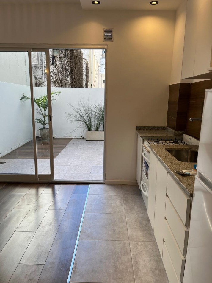 Departamento con patio reciclado plaza Colon - Mar del Plata .