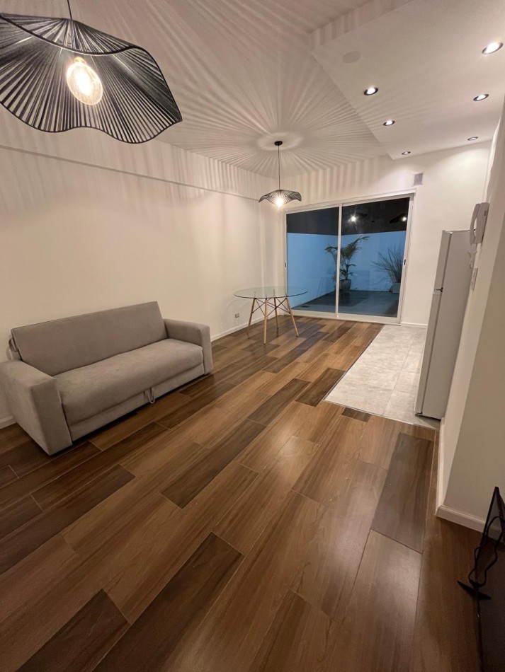Departamento con patio reciclado plaza Colon - Mar del Plata .