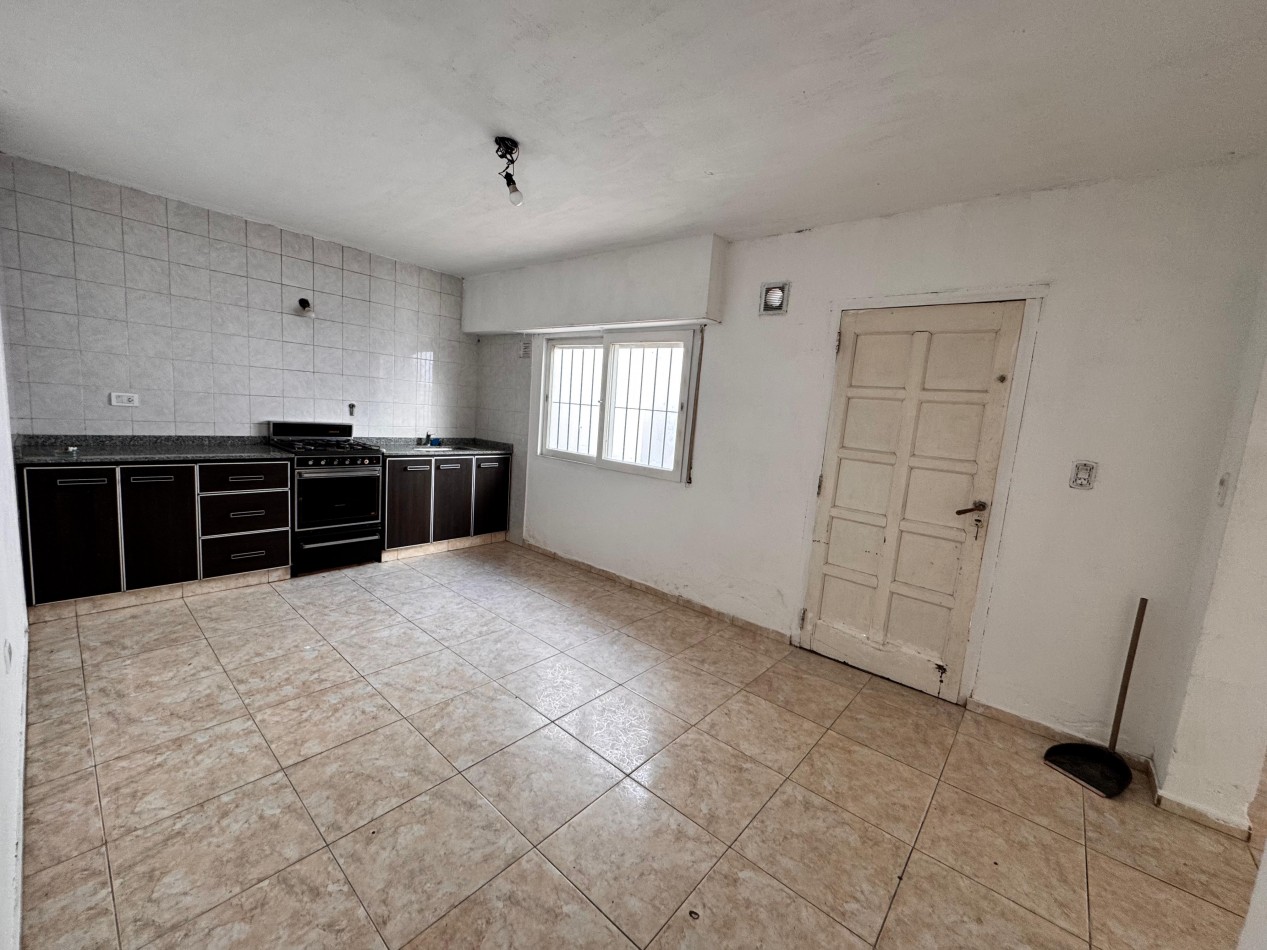 Local + Deposito + Casa con garage y parque