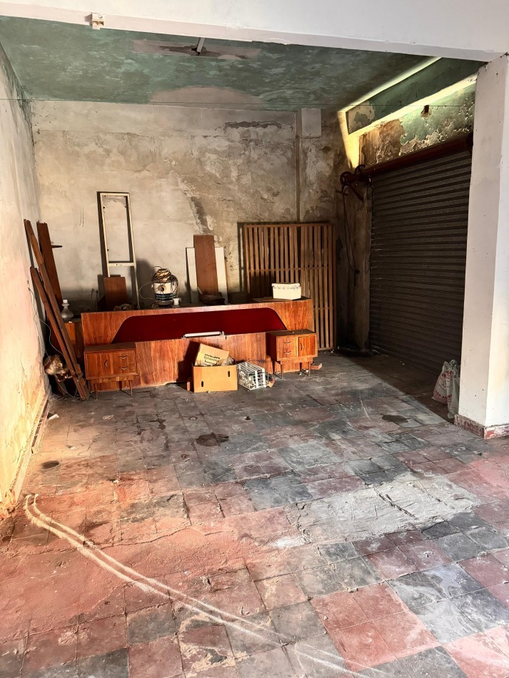 Local comercial en esquina .