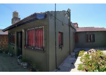 VENTA - CHALET 3 AMBIENTES - BOSQUE GRANDE