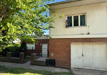 Casa 3 amb con cochera + dpto 2 amb  - APTA CREDITO