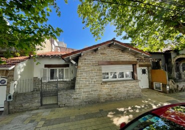 CHALET DE EPOCA 4 AMB CON COCHERA -  GUEMES