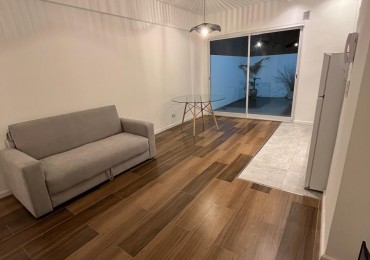 Departamento con patio reciclado plaza  Colon - Mar del Plata .