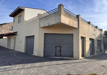 Casa con garage y parque + Deposito + Local